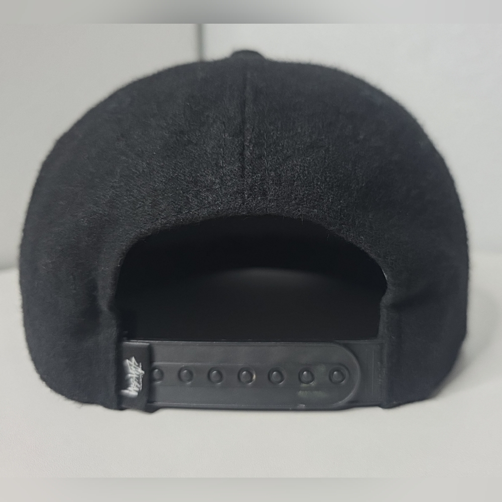 Stussy All-Black Tonal Logo Snapback Hat - Picture 4 of 7